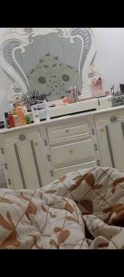 للبيع سعرها 600 قبل 6 أشهر اخذتها احتاجيت و اريد ابيعها ثكيلة خشب قوي مو عادي


**إذا كنت صاحب هذا الإعلان وتريد حذفه لأي سبب، رجاءا أرسل رسالة إلى الدعم الفني**