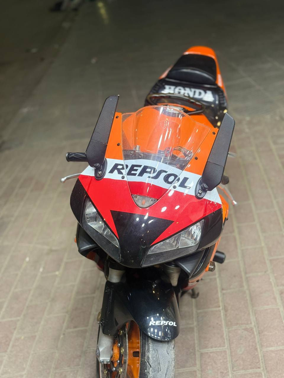 السلام عليكم ورحمه الله وبركاته شباب ارار رقم وسنويه تحويل ثاني يوم الدراجه مكينه وكير كفاله شرط الوكالة 
الدراجه بيه نقوصات التاير الخلفي والدسكات الخلفيه 
والاشاير الخلفيه والكفرات بيهم شخوط وكسر بسيط 
الدراجه مكانه الانبار الرمادي السعر ٤٠ بيه مجال الاستفسار *********** أو خاص
