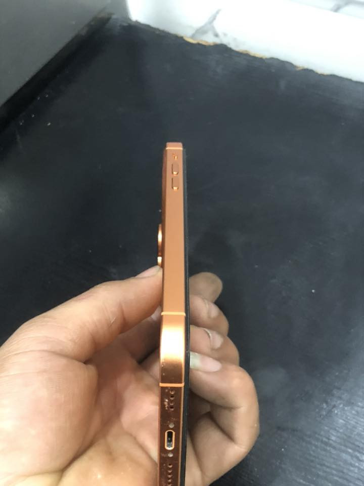 ايفون 11 محور 17   ذاكره 128 بطاريه100 نضيف كلشي مابي فقط الجامه مال كامره موضحه بلصوره مفطوره 190 الف رقم وبي واتساب ***********
