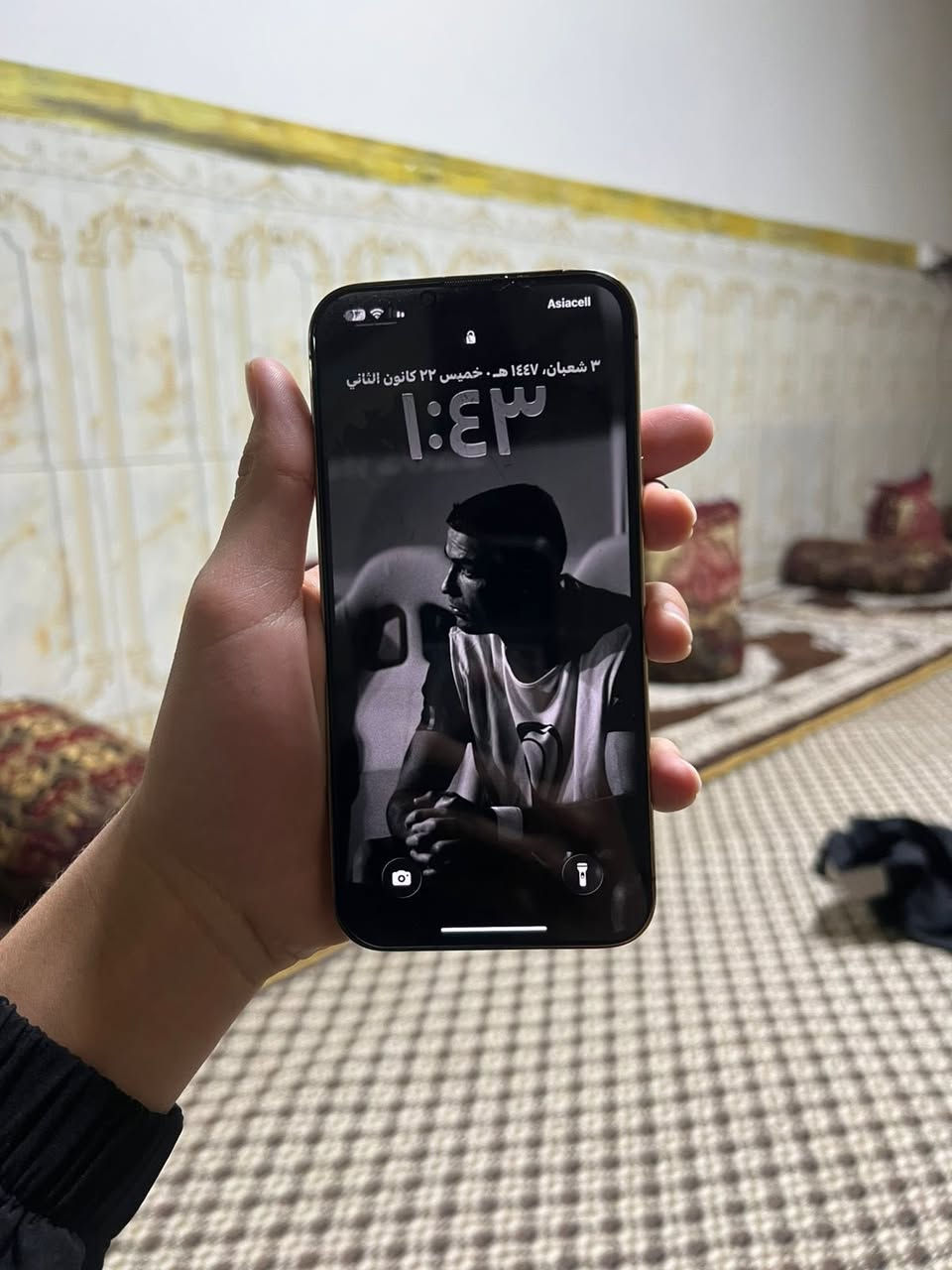 السلام عليكم 
ايفون ١٣ برو ماكس 
البيع ومراوس همين يرهم 
ذكرته ٢٥٦ بطاريه ١٠٠
الجهاز شخط مابي 
نضيف لاخر حبايه 
فقط الكلاص ماله مكسور ويتبدل 
سعره خاص رقمي *********** فقط وتساب وماسنجر
