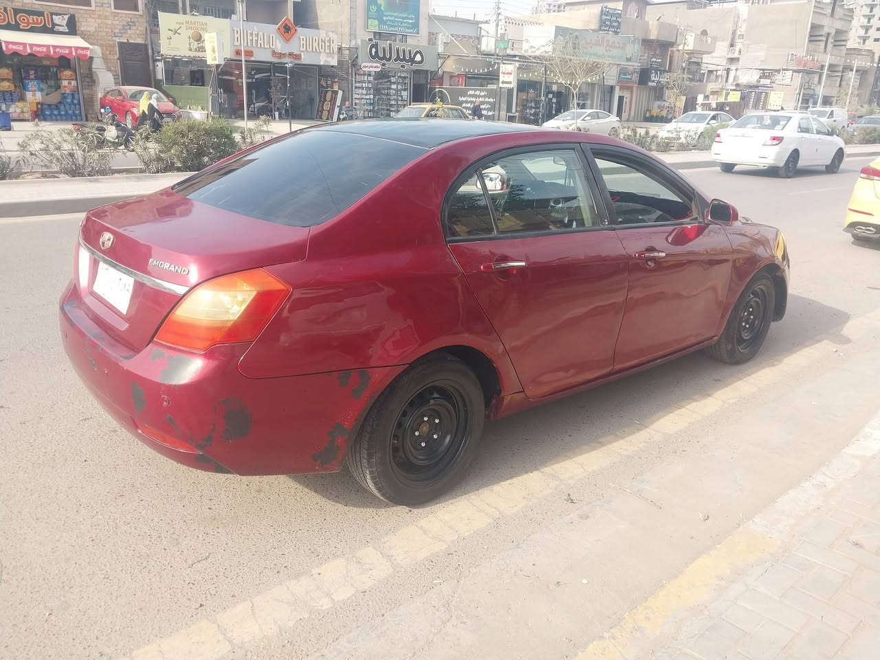 السلام وعليكم جيلي امكراند c7
موديل ٢٠١٢ صبغ عام 
سياره جاهزه من جميع النواحي 
التبريد جاهز فقط غاز نقص 
مكان السياره بغداد 
راعيها يريد مداور 
هزه جديده 
غرامات مصفره 
كبل تسوي عقد مروري وتروح يشدولك لوحات جديده وسنويه بسمك وتتوكل على الله 

السعر ٤٠ وبيها مجال للطيبين 
***********
متوفر واتس اب ايضا
