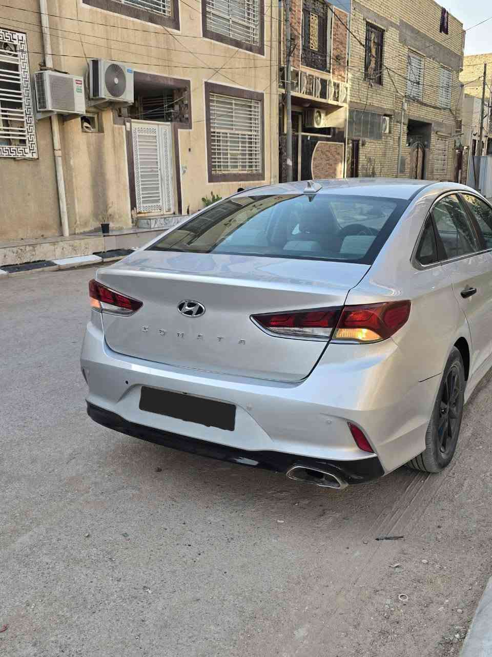 سلام عليكم سوناتا موديل ١٩ لون سلفر السيارة حادثه قبغ جنطه باقي السيارة مكفوله كلها السيارة جاهزه تبريد شاشه كاميرا حساسات سعر السيارة ١٢٠ ورقه وبيه مجال بسيط الشراي يتصل على هذا الرقم 
***********
