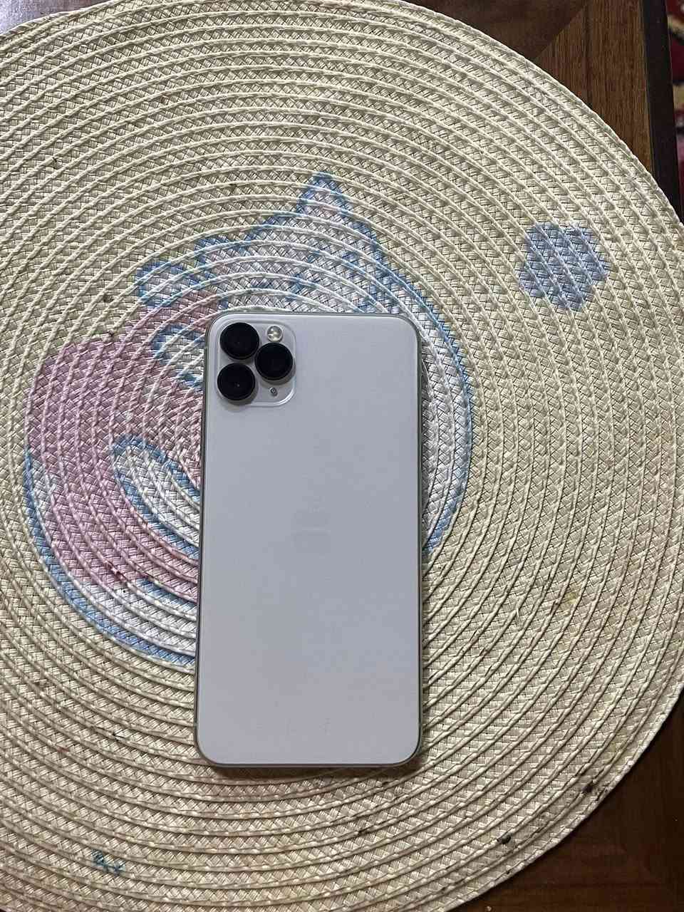 السلام عليكم .ايفون 11 برو ماكس ذاكرة 256 جهاز شرق اوسط بطارية 67 جهاز وتر نضافة 100 ٪؜ للتواصل والاستفسار الاتصال على هذا الرقم  ***********
