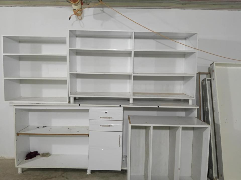 ڕەفە بۆ فرۆشتن بە نرخێكی زۆر هەرزان
***********
