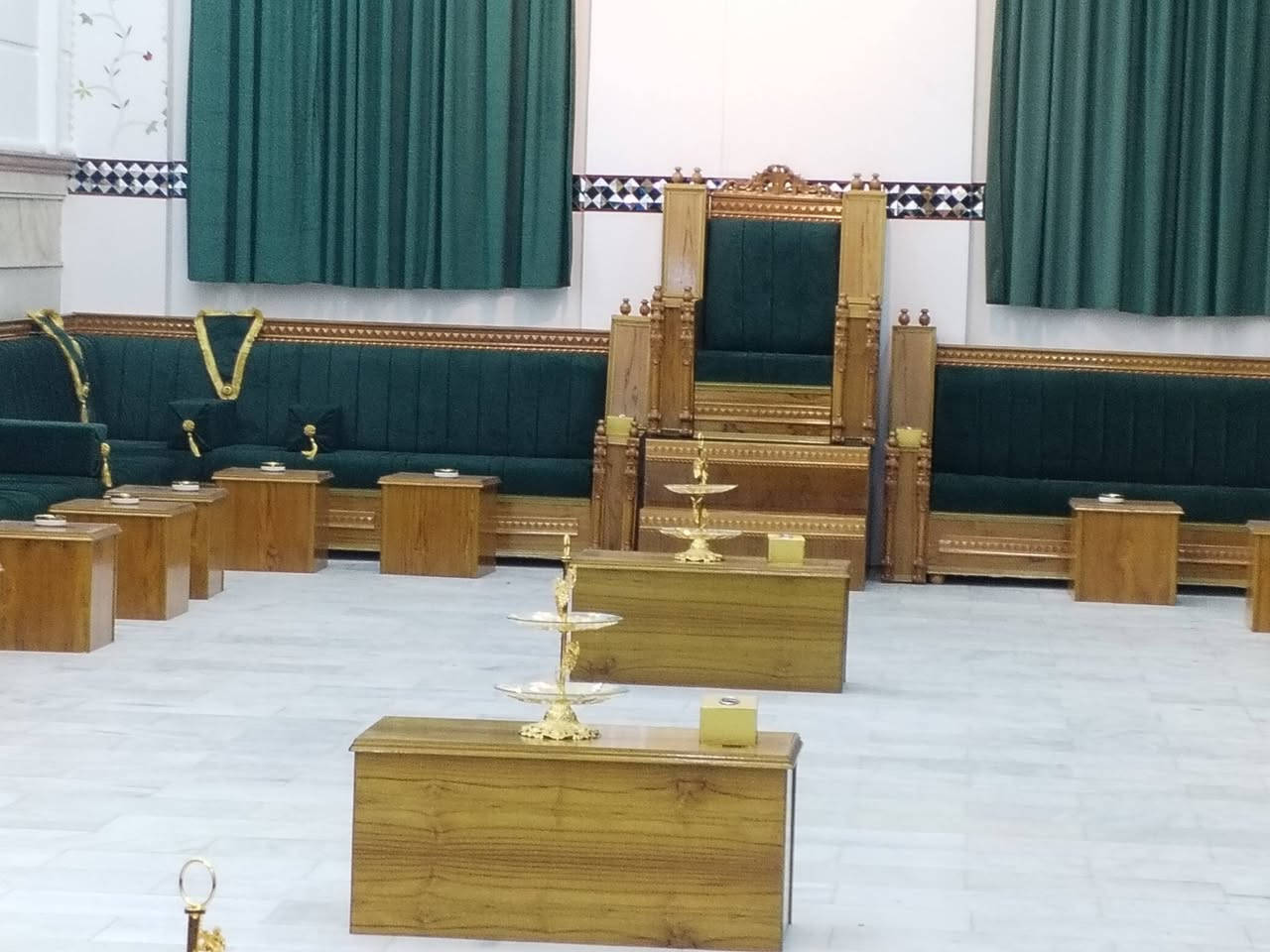 بفضل الله تعالى هذ الديوان الصاج وآلزان المصري والخشب الروسي ومن افضل انواع الاسفنج هاي اكستره ومن اجواد الاقمشة التركي ضمان 10 سنوات زادنا شرف وعلو هذ العمل إلى حسينية ومضيف السيد الجليل الحمزه احمد ابن هاشم الغريفي رضوان الله عليه          العنوان الديوانية الحمزه الشرقي شارع ال مرسول محاور مشروع الماء نعمل كافة الموديلات الصاج وآلزان المصري والمودرين تلفون *********** واتساب @إشارة
