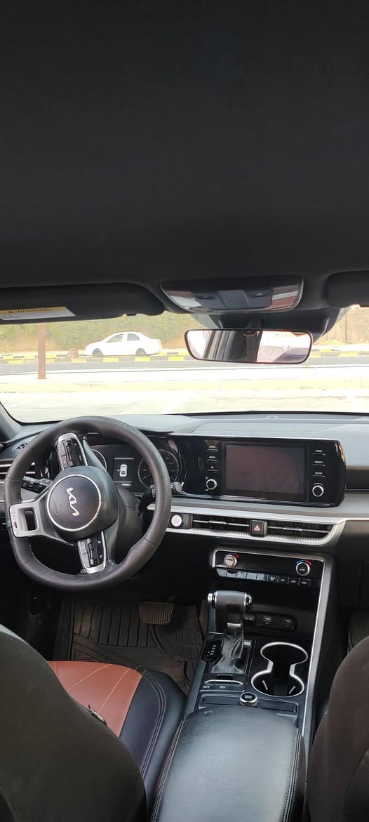 كيا كي 5 موديل 2021 وارد امريكي السياره حادثها بالصور موجود فقط الحادث خفيف جداً وسطحي رقم بغداد معوقين صارلها سنتين هزه جديده  السياره فول فول  مواصفات عدا البانوراما رادار جيتي لاين مكينتها 1.6 T السياره كلش نضيفه الدهن كله اصلي تورينو ألتر 12 ألف كله اصلي 
مكاني: النجف الأشرف حي العداله  
للأستفسار ؛***********
السعر ؛145$ وبيها مجال بسيط
