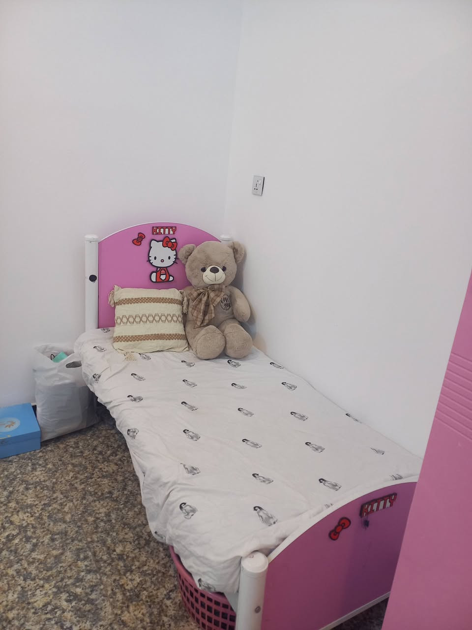 غرفة بناتي للبيع مع سرير اضافي مع رحلة مستخدمة السعر ٣٥٠ ألف دينار
للاتصال ***********
***********
مكانها ابو غريب
