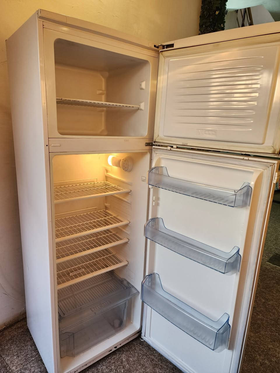 لبيع ١٧٠ ليريدهه يدخل خاص


**إذا كنت صاحب هذا الإعلان وتريد حذفه لأي سبب، رجاءا أرسل رسالة إلى الدعم الفني**