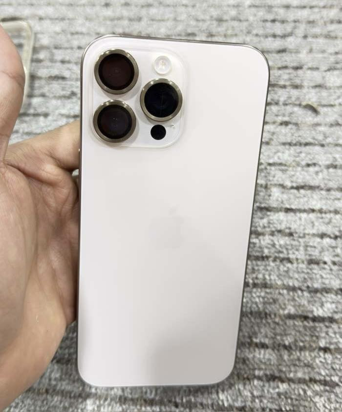 ايفون 16 برو ماكس بطارية 96 مشحون 307 اخو الجديد مابي لا شخط ولا اي شي رايده ب 1350 بي مجال حق جيه 
***********
