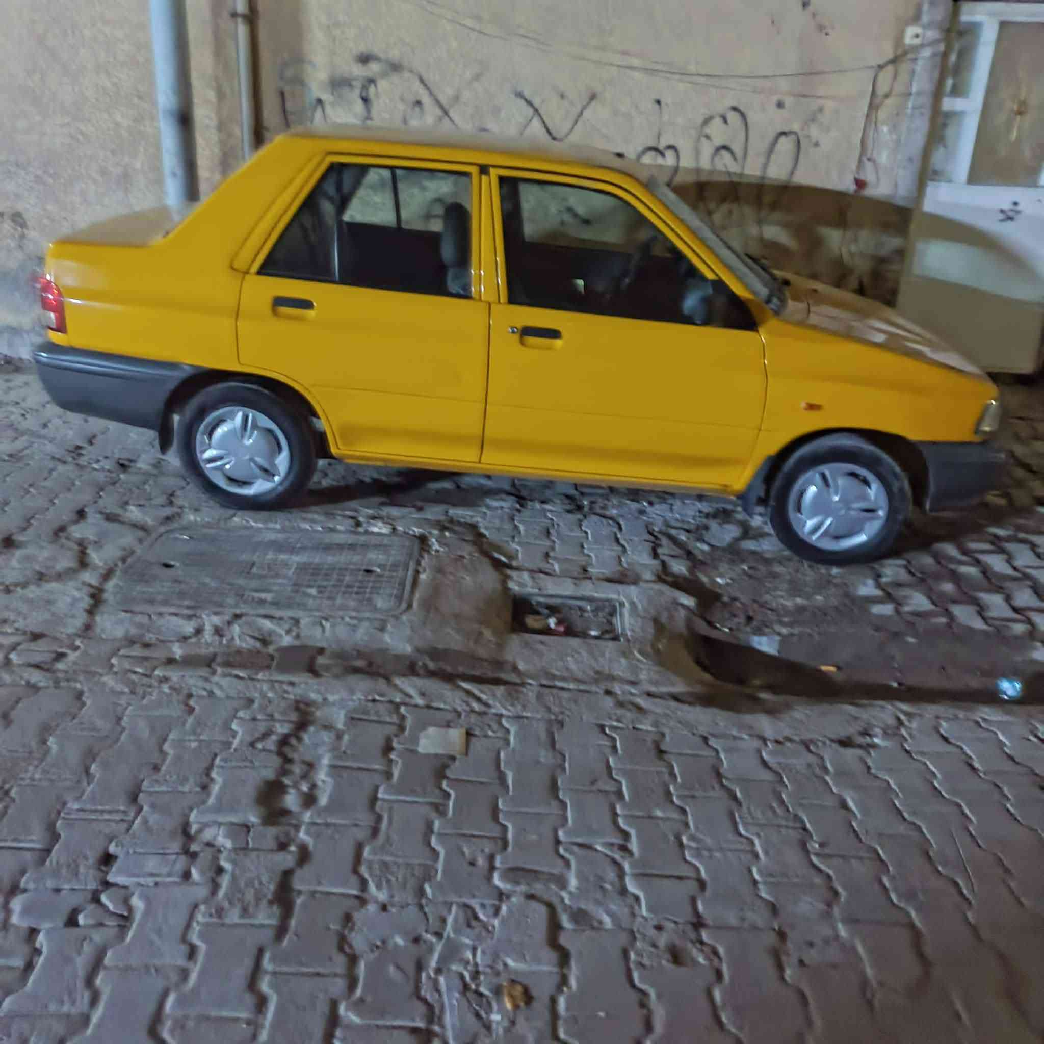 السلام عليكم سايبه موديل ٢١ مكفولة بيه بارد بل جاملغ المامي والباقي كفاله رقم انكليزي بسمي مصفره المكان بغداد الحريه السعر ٥٧ وبيه مجال ***********
