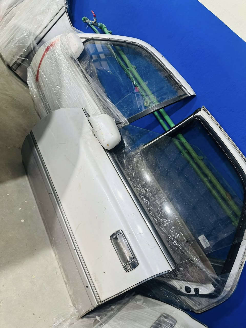 حي صناعي قرب محطه اسد بابل ***********/ ***********
