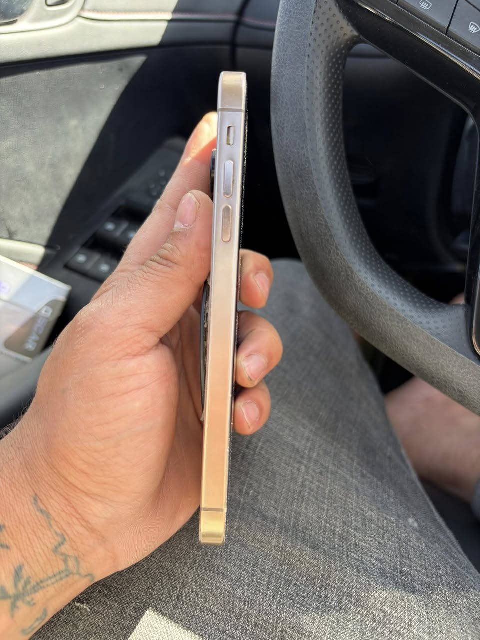 السلام عليكم
اكس ار محور 13 برو ذاكره 128 نموذج m الجهاز مبدل شاشه ويرادله ضهر فقط كله شغال ما بي نقص ابد بصمه الوجه سماعات كامرات كلها شغاله السعر 90 قفل ما بي مجال 
مكاني حي الاعلام شارع البداله 
***********
