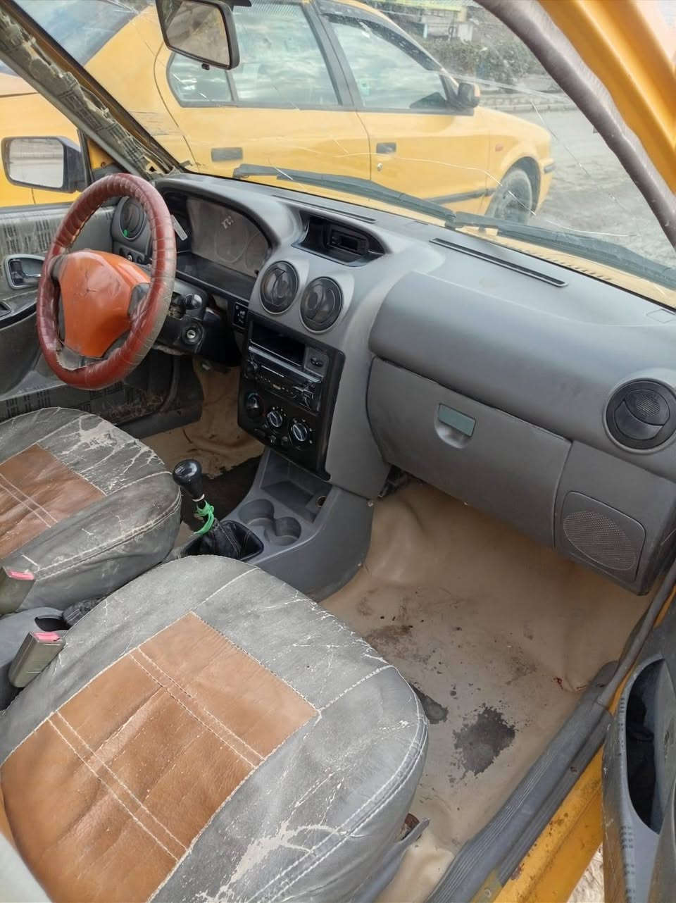 السلام عليكم سياره سايبه ٢٠١١مكينه وكير نضاف سياره حلوه سنويه ٢٠٢٧راعيه موجود قرامات مصفره وهيئه مصفره بسنت٢٠٢٤الشراي يتصل ***********متواجد وتساب
