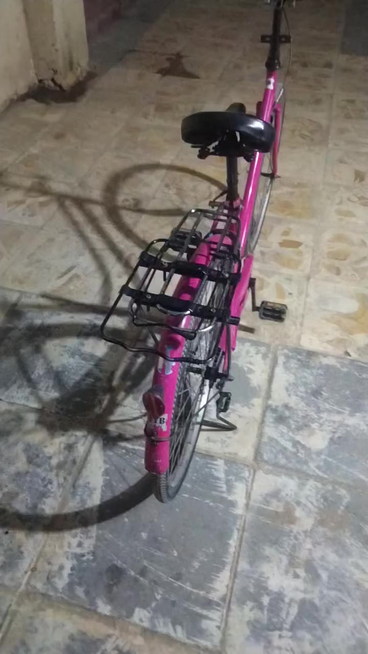 السلام عليكم ورحمة الله وبركاته بايسكل بناتي حجم 26للبيع باسكل مرتب موديل 16كامل ماناقصه شي وياه شمسيه وطياريه وشبجه مال جاملغ وحمالات السعر مناسب العنوان الناصرية مركز الثوره


**إذا كنت صاحب هذا الإعلان وتريد حذفه لأي سبب، رجاءا أرسل رسالة إلى الدعم الفني**