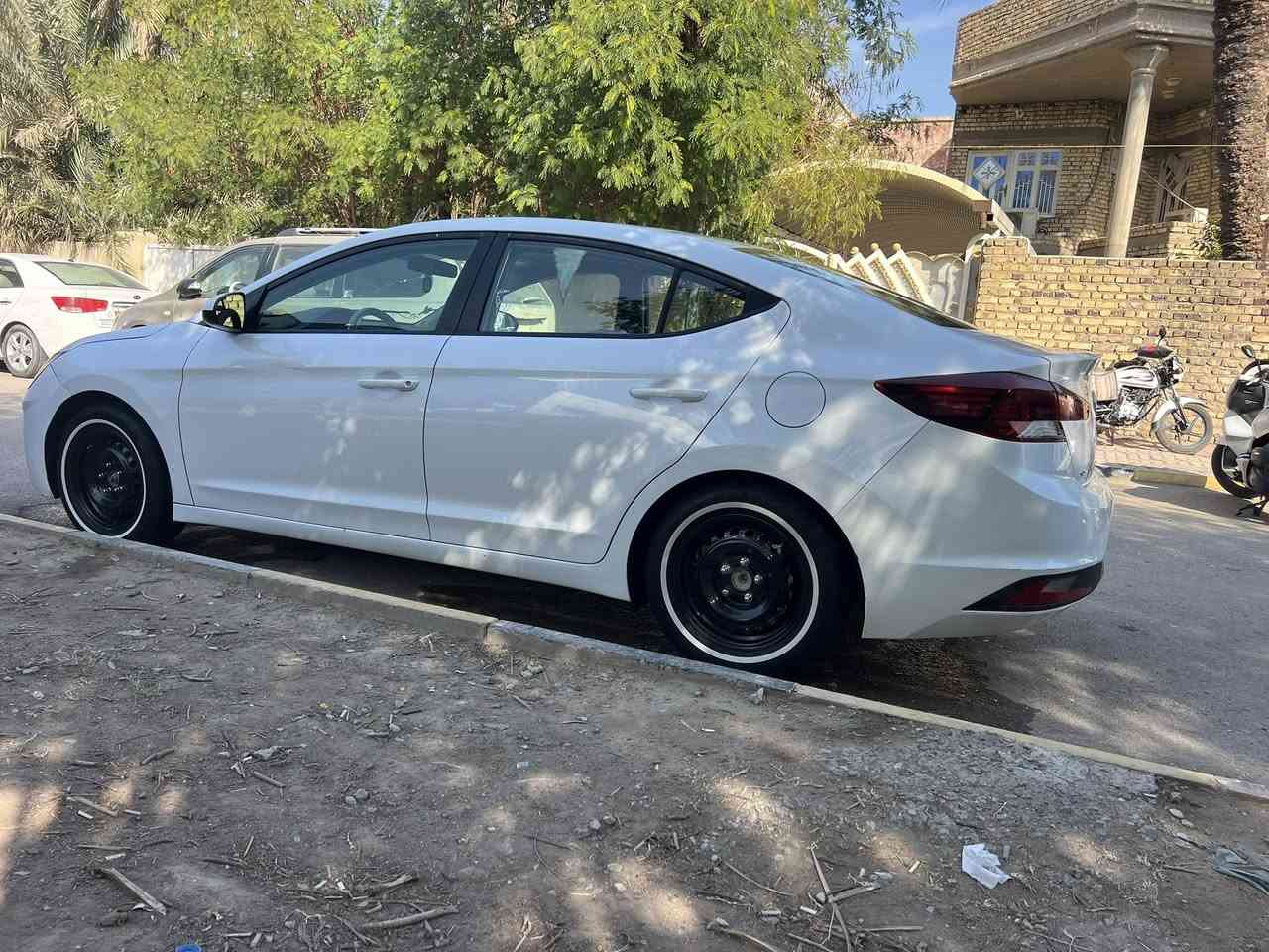 سلام عليكم النترا 19 امريكي حادثه بنيد فقط معمر نفسه سياره ليبل واحد لغود شواصي كفاله .  تخم تاير جديد تبريد تدفئه  دوشمه كشنات وارضيه. وسفاري. كير atالمرغوب بلادي. مكينه 2000دوش. مفتوحه كازكت رقم بغداد. بسمي. مكانهه واسط  140وبيهه مجال السعر ***********
