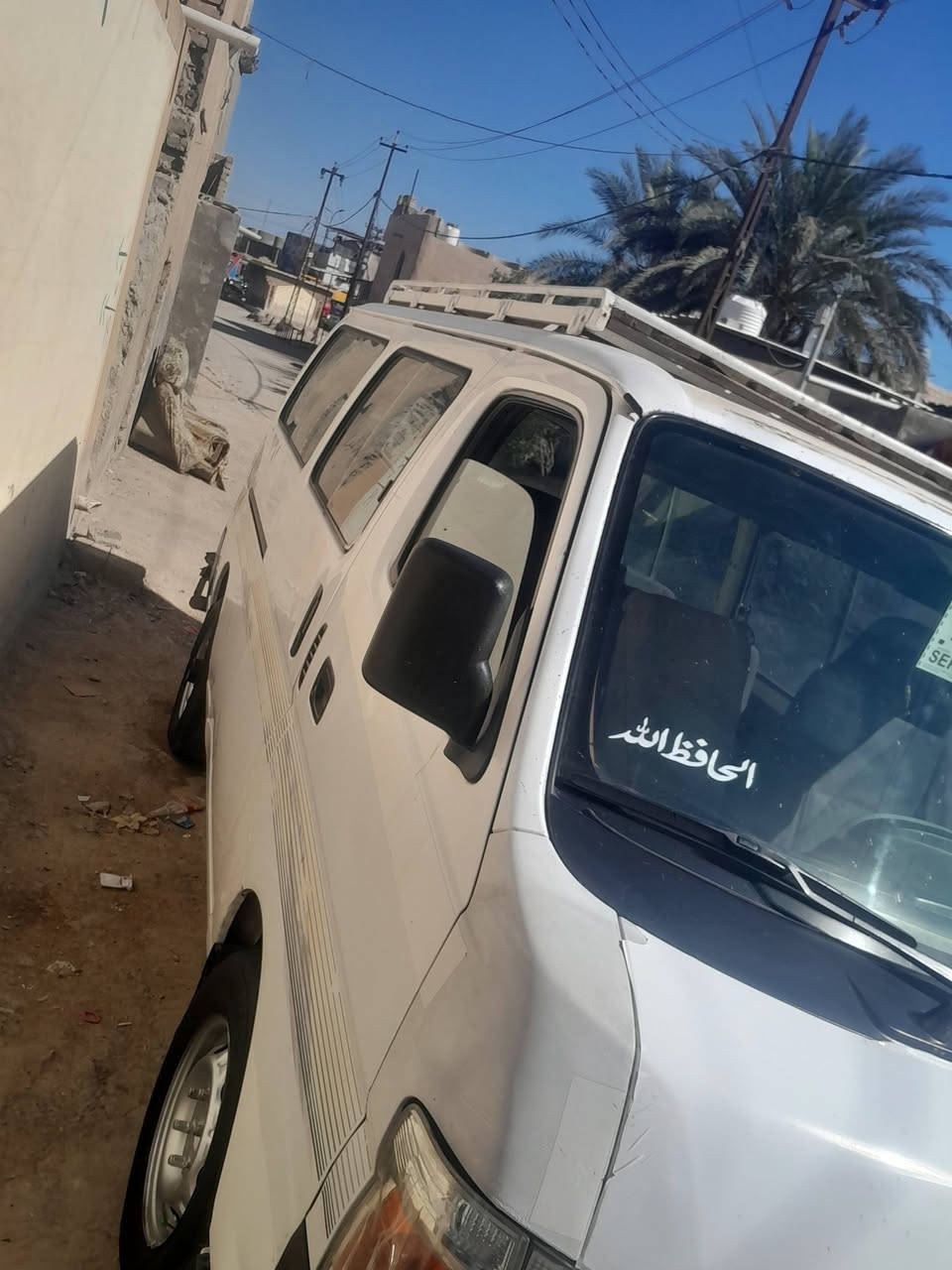 سلام عليكم نيسان 2010بيهه مكانات صبغ وبيعلك حزام  السعر 105وبيهه مجال الرقم ***********
