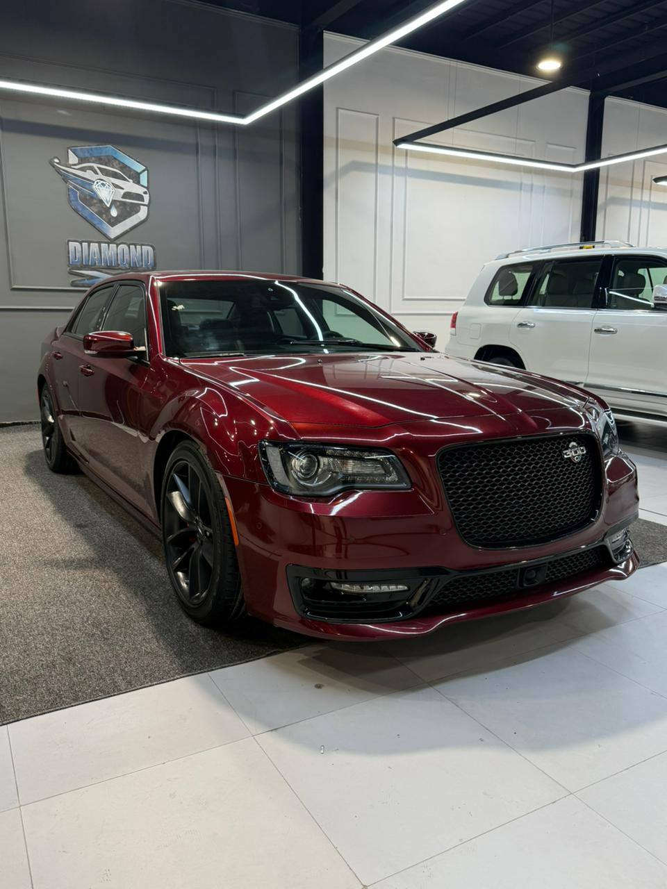 كرايسلر C300 . SRT  LAST CALL.  2023  فول 1/1 
 مكينه : 6400  . مكان السياره بغداد اي ستفسار الاتصال بيع او مراوس بجارجر 
مواصفات :_                 
✓ بنراما 
✓ رادار امامي           
✓ رادار جانبي 
✓ سستم صوت هارمن كاردن 
✓ كشنات تدفئه وتبريد 
✓ نقطه عمياء + ترحيب 
✓ اكواب تدفئه وتبريد 
✓ كشنات خزن ميموري 
✓ ستيرن كهرباء 
✓ لايت امامي متحرك 
✓ دشوبل كاربون فايبر 
✓ اشاير بل مري 
وباقي المواصفات معروفه فول 1/1 🔒

مكان السياره بغداد  بدون رقم تترقم جميع المحافضات  . ماشيه8 الف  فقط كله عله وضع الشركه ونضافته 100% 
حادث السياره دعاميه فقط كفاله من كلشي السياره من البارد ومن الصبغ ومن التبديل شرط فقط دعاميه مبدله وبيه سونار  وكل تفاصيل السياره واضحه . للبيع اول مراوس اي ستفسار بخصوص السعر خاص اول الاتصال على الرقم‏ ‏‪مكاني بغداد النهضه ***********  شباب فقط الشراي يتصل تم تنزيل سعر السياره الي جاد بل شراء بتصل   الي ما يعرف لا يتصل . . بيع او مراوس

