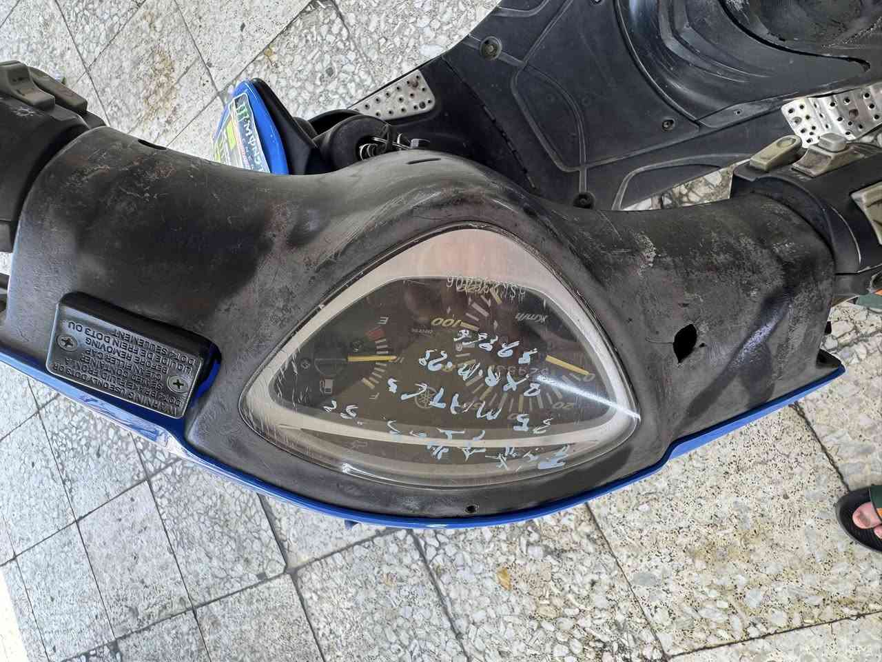 السلام عليكم للبيع ماكس عدله 49 دراجة نكره سلف بكل وقت شلعة معدل مكينه بدون لا نضوح ولا تبخير ولا صوت خير من الله تايرات امامي خلفي جدد صدر امامي خلفي شغال كهربائيات ضفيرتها بلادي سلف شغال لدات امامي خلفي شغاله باقي الدراجة موضحه بالصور البك لايت موجود 
السعر المطلوب  425 الف وبي مجال بسيط
العنوان بغداد حي الجامعة شارع الربيع 
***********
***********
