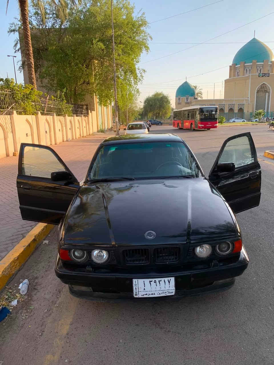 سلام عليكم 525 اصل موديل 94  مسكر فانوس 
المواصفات دبل ايرباك دبل جكمجه سلايت بجم عريض كشانه كهرباء داخل صاج كير اوتو  
مكينه كير اكسل كفاله اكسل 3.23 تخم تاير 
حداديه امامي وخلفي بجيس كهربائيات كلها شغاله
سياره ترايها مال 26 بنكه كهرباء انسه شي اسمه حماوه رقم صلاح الدين مشروع وطني تحويل شوكت ميعجبك سنويه 2028 مكاني بغداد #سعرها60 وكلشي اكو بسوك سياره مال جناي مو بياع شراي 
***********
