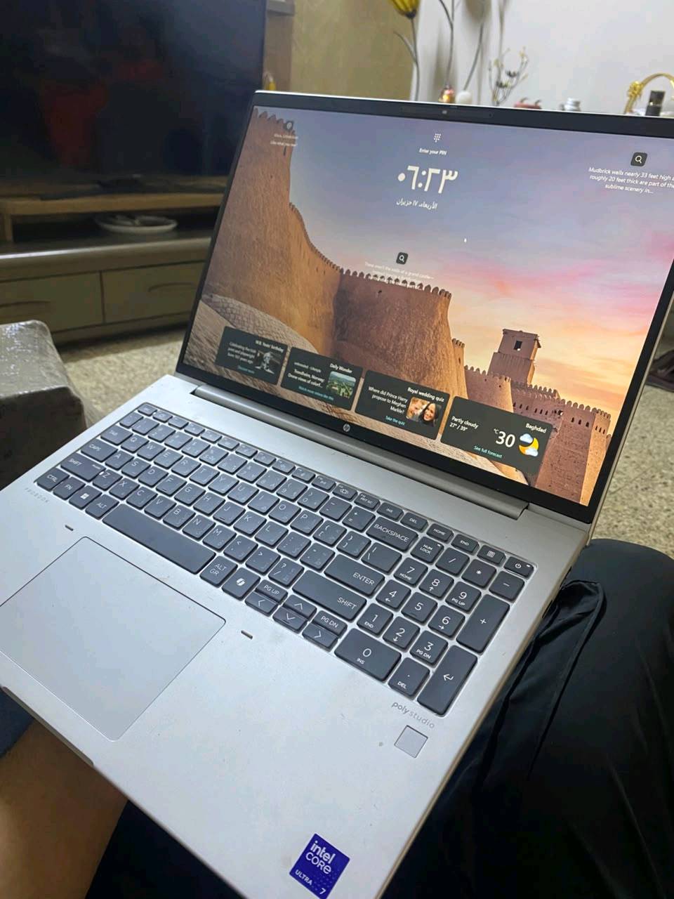 للبيع: لابتوب HP ProBook 460 G11 بحالة ممتازة جداً (شبه جديد) جيل حديث
العنوان المقترح: لابتوب HP ProBook 460 16-inch G11 - معالج Ultra 7 قوي جداً للعمل والدراسة والتصميم.
المواصفات الفنية بالتفصيل:
  الموديل: HP ProBook 460 16 inch G11 Notebook PC
  المعالج (Processor): Intel CoreTM Ultra 7 155U (سرعة تصل إلى 1.70 GHz وتصل لأعلى مع التوربو) - معالج ذكي قوي واقتصادي جداً في استهلاك البطارية.
  الذاكرة العشوائية (RAM): 16.0 GB بسرعة فائقة جداً (5600 MT/s).
  الهارد (Storage): SSD بمساحة 477 GB (سريع جداً في الإقلاع وفتح البرامج).
  الشاشة: بحجم 16 بوصة بدقة ممتازة، حواف نحيفة (تصميم عصري ومريح للعين).
  كارت الشاشة (Graphics): Intel Graphics.
  الصوت: نظام صوتي مميز واحترافي من poly studio.
مميزات إضافية في الجهاز:
 تحتوي لوحة المفاتيح على أرقام جانبية كاملة (NumPad) مناسبة جداً لأصحاب المحاسبة والهندسة والكتابة.
 يحتوي على مستشعر بصمة إصبع لفتح الجهاز بأمان وسرعة.
 نظام التشغيل: Windows 11 الأصلي مفعل وجاهز.
 تصميم خارجي أنيق جداً باللون الفضي المعدني، خفيف الوزن بالنسبة لحجمه.
حالة الجهاز:
 نظيف جداً وبحالة ممتازة (شبه جديد) والـصـور تـوضـح نـظـافـة الـبـودي والـشـاشـة.
 الموقع: بغداد
 الدورة
السعر 900 الف