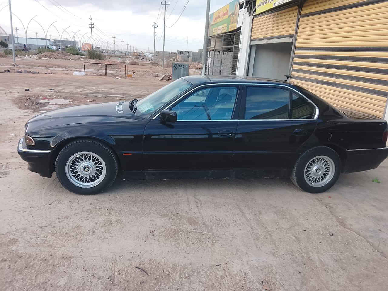 سلام عليكم سياره بم لبيع صدر جديج ومحرك وكير جديج تخم تاير جديد صبغ جماليه سعر 65وبيه مجال ***********
