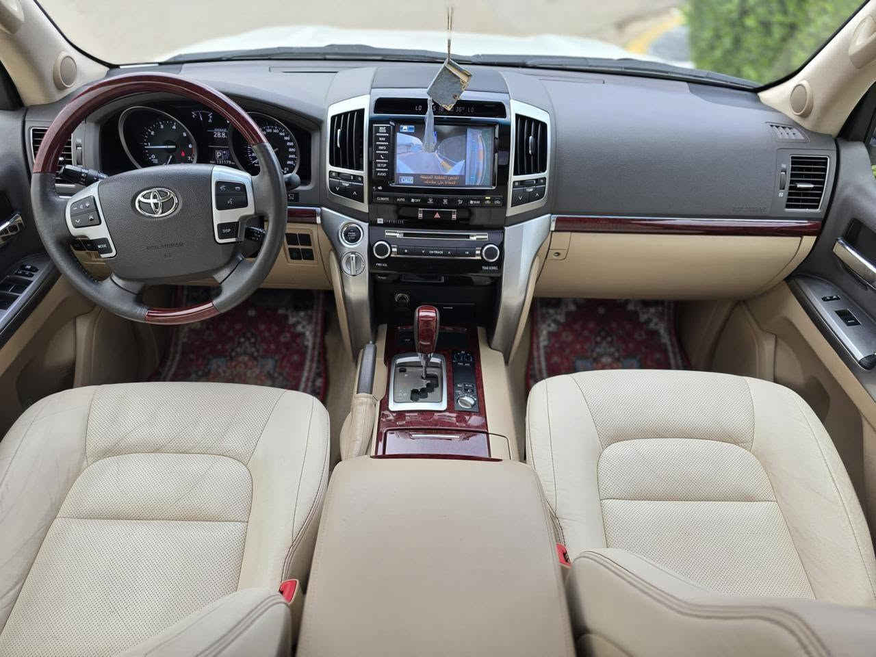 لاندكروز 2015 فول مواصفات
VXR  V8  5700
سياره فول للخير 
سياره جاهزة ادامة من شركة 
للبيع فقط السعر 430 $
العنوان بغداد بلديات 
***********
