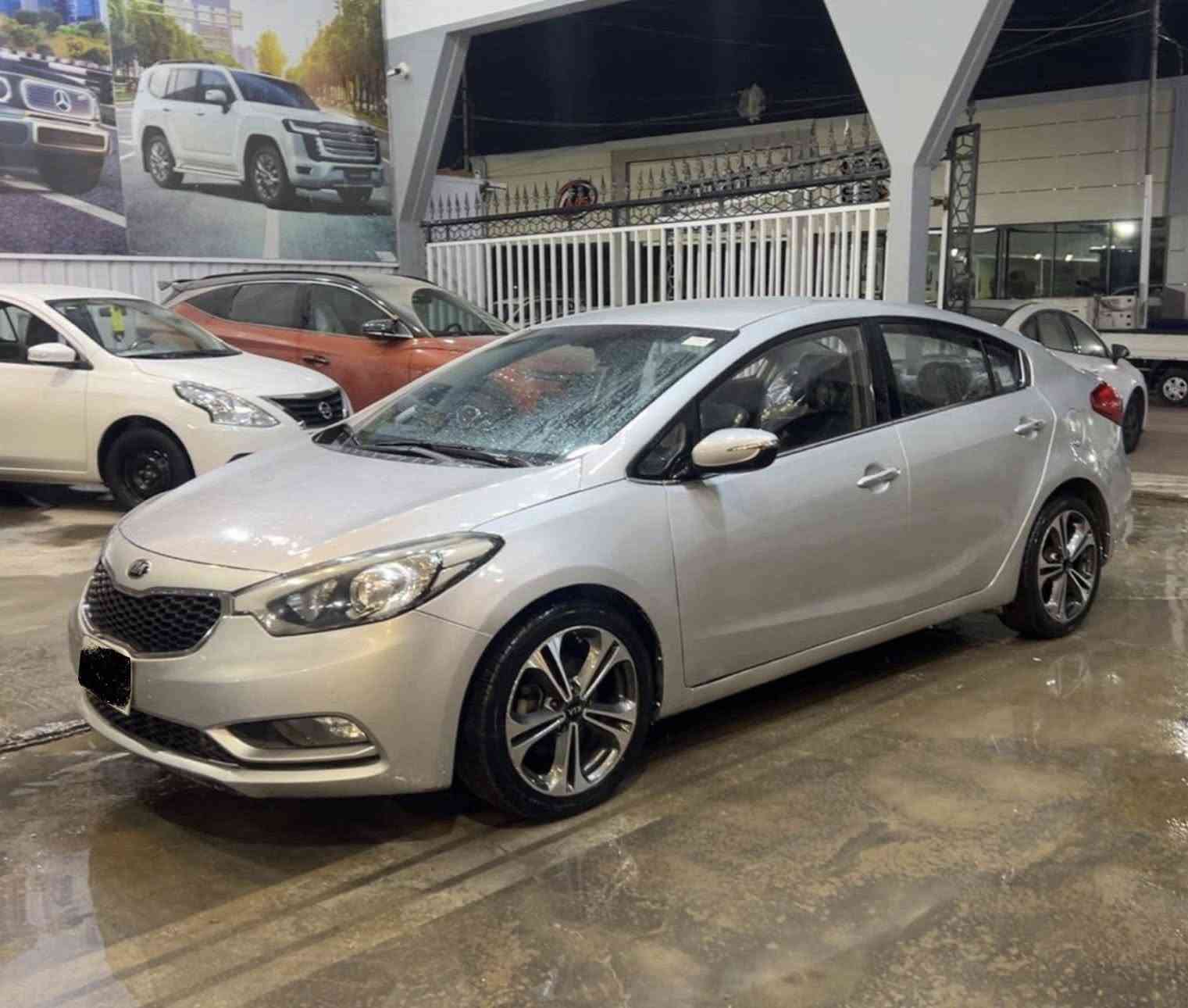 سلام عليكم
سيراتو 2014
#فول السياره
#محرك وكير علشرط
#تحكمات ستيرن
#نظام ايكو
#تبريد تتدفه
#شاشه بلوتوث بلادي
#كشنات تبريد تتدفه
#مري شفط
#السياره جاهزة
#محرك 1600 
وبعد خير من الله بيها موصفات
#السياره كصه جنطه متعوب عليها هواي 
السعر 46وبيها مجال بسيط
مكاني نجف
***********
