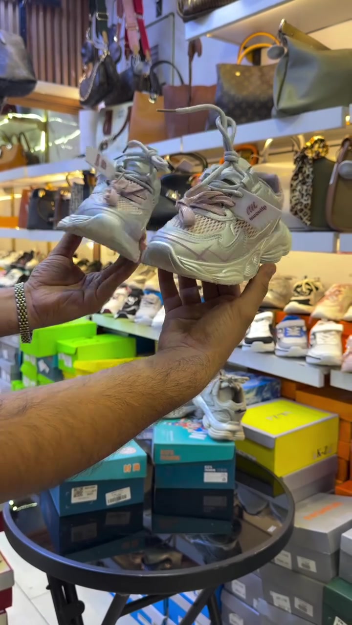 ⁨	قسم الأطفال 🎀
ترانشوز الاطفال 🌸🔥
القياسات 31/36👍
السعرر 15,000 فقط 
الوتساب
 ***********
***********
آدم #👠_والحقائب👛_النسائيه🙎‍♀️ #اكسبلور #فولو #العراق #شارع _افلسطين _فخامه ماركات_عالمية -درجه_اولى_فخامه_اناقه 
•  فلسطين⁩
