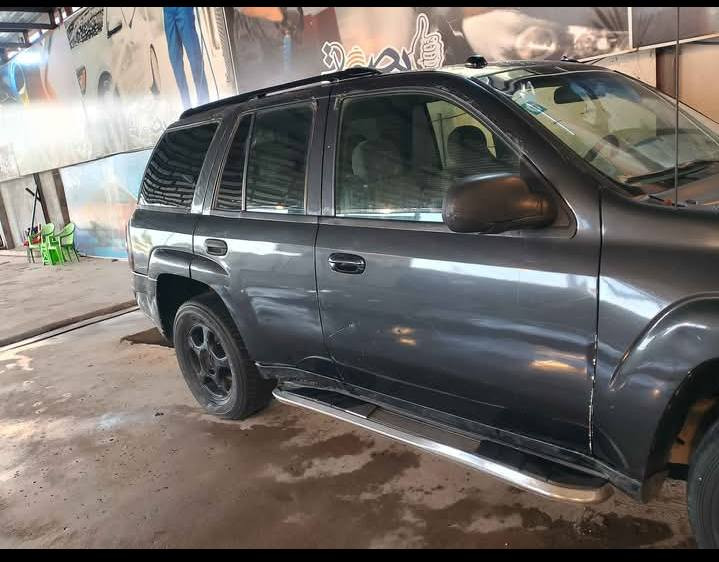 بلايزر للبيع 2005 مكينه وكير 2500بطه
مصبوغه عام بيه ضربه چاملغ خلفي
مشروع وطني مكانها بصره سعرها 
***********
39قفل البصرة, العراق
