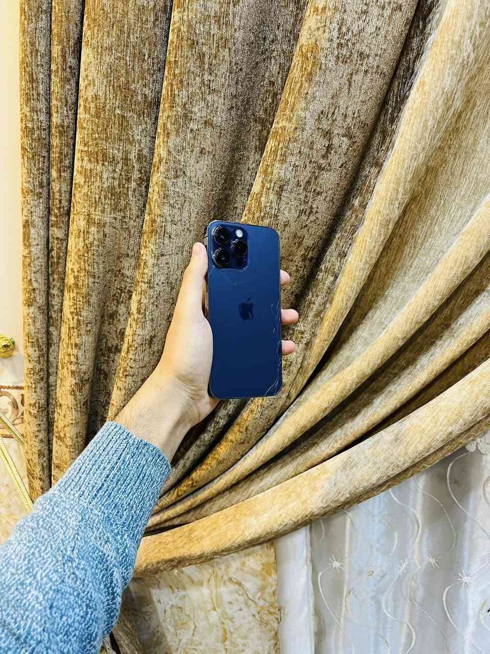 ايفون 14 برو ماكس مكسور بس ظهر الباقي كفاله شريحتين زيتعي ذاكره 256 الجهاز كله شغال سعر 650 شراي اتصل***********
