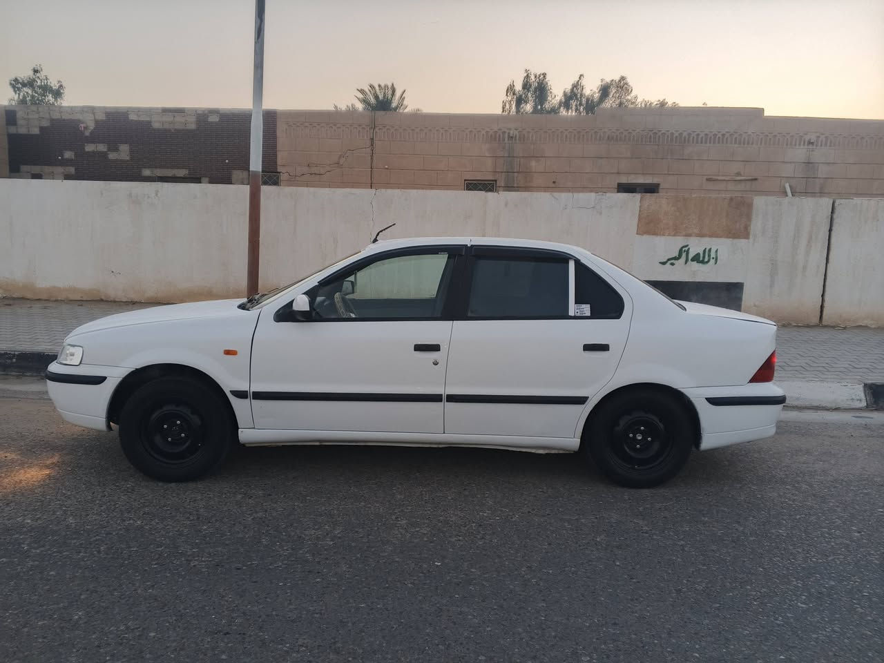 السلام عليكم سمند 2012 للبيع مكينه كير حداديه مكفولات بيه ضربه جاملغ خلف الصدر ومعمره خياساته السياره حلوه ومثل الصور رقم قادسيه وراعيه هم دوانيه يريد مداور مكان السياره كربلاء السعر37 غير متواجد بل فيس ***********
