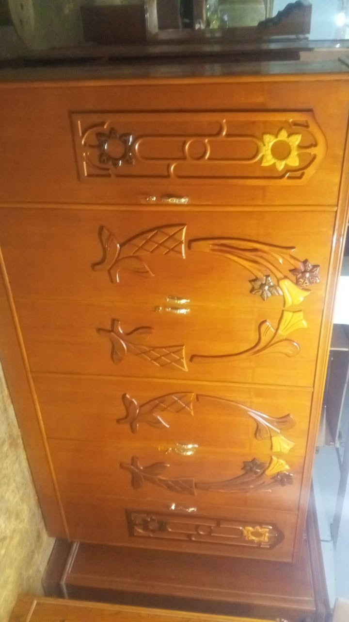 غرفه ام 6 طابق واحد تزكام ضهر جرجوبه زاويه كنتوريه ميز هديه واياهه كوت حي جهاد  زويرجات مراسله او اتصال تدلل سعر 550 وبيها مجال
***********
