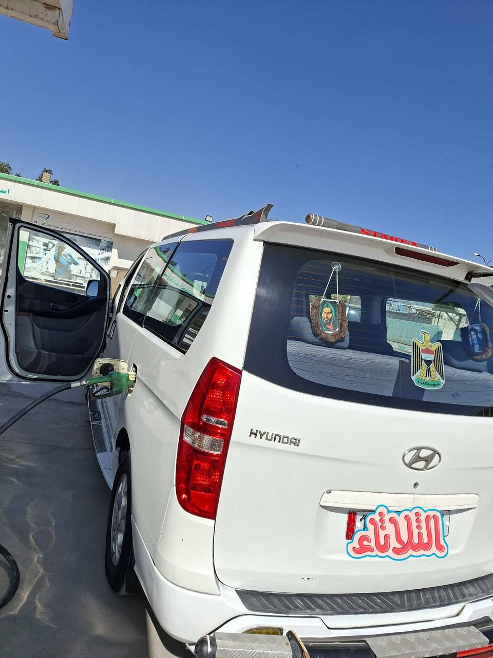 سلام عليكم ستاركس لبيع  موديل 9 خليجي مفتوح محور مسكر سبلاين 9 كفاله من عده الجوملغ الايمن الامامي مبدل نفس لون   رقم قادسية نكليزي  تبريد ثلج سياره حلوه معنه كلمه مكان السياره بابل القاسم 
رقم موبايل ***********
