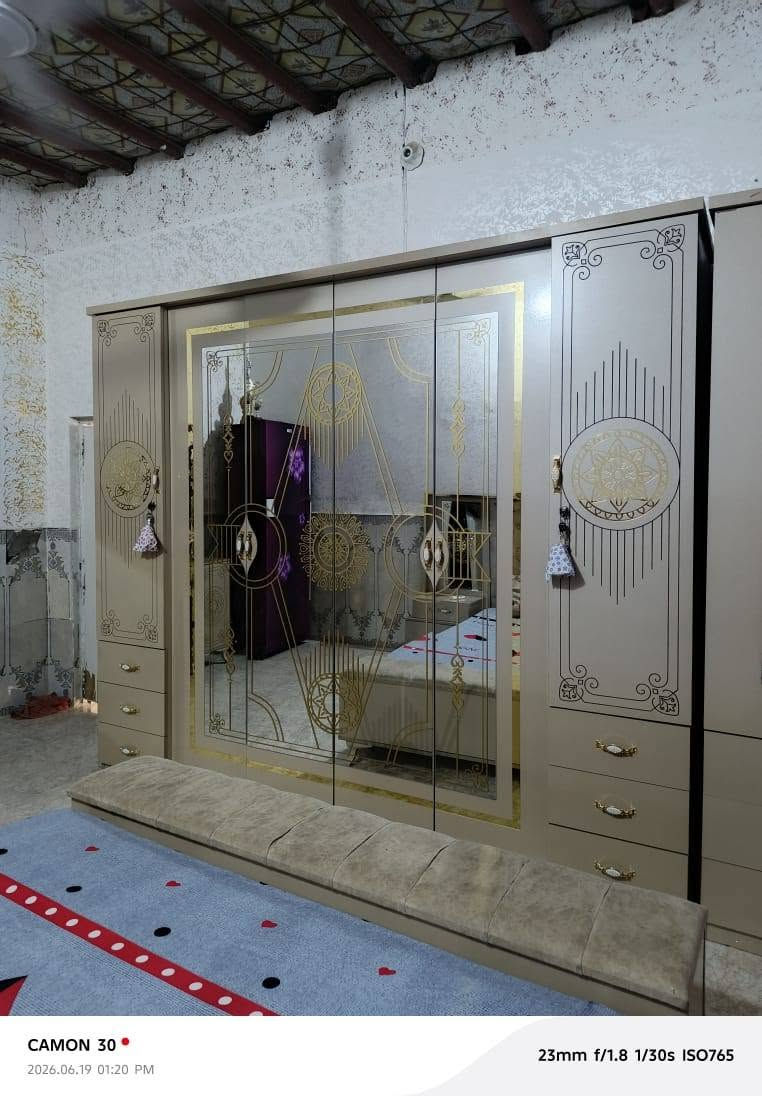 السلام عليكم غرفه خشاب للبيع جديده تاريخ 28 السعر واحد وميتين وبيه مجال للشراي ***********
