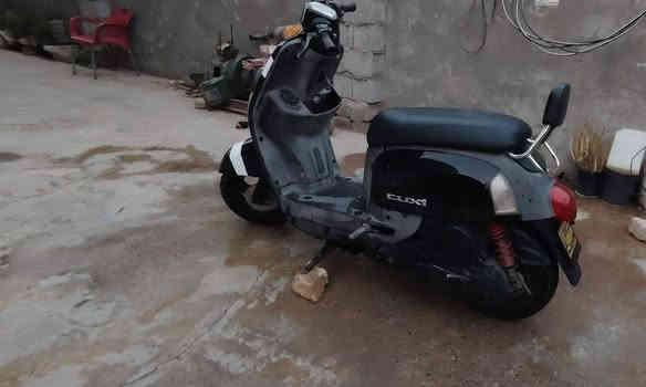 بولايس البيع كابريتر  بوشة 49 بلادي دراجة كاملة مكملة ديالي المفرك مابيهة نقص السعر خاص مراسل ة على هاذ رقم ***********
