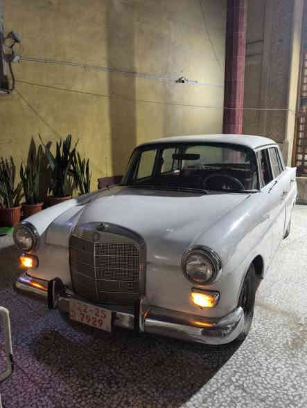 مارسدس موديل 66 
وارد امريكي
حجم E200
اربعة سلندر كير تعليك اوتماتيك 
شغالة و تمشي طبيعي 
رقم كاتي اربيل مفحوصة لكن غير ناجحة بالفحص 
***********
مصبوغة عام
بيهة نواقص بسيطة
السعر 105 ورقة بغداد
