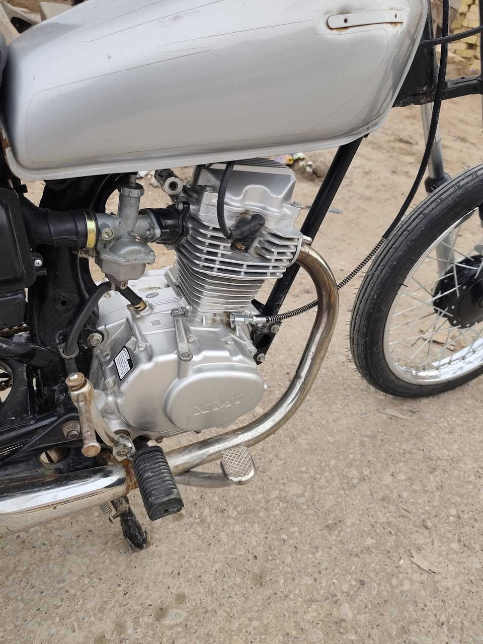 سلام عليكم دراجه تعمير جديد للبيع مستعجل عله بيعته دراجه بدون اوراق نضيفه   
*********** الشراي يتصل
