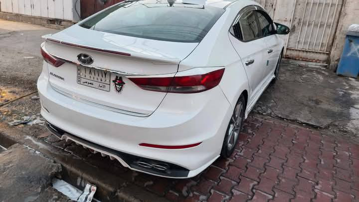 السلام عليكم هونداي النترا موديل 2018 وارد امريكي رقم  انبار الجديد سنويه بسمي مشروع وطني   جديده ل 30  بيها حادث بل عراق  مثل ماموضح بل سونار  حادث امريكه هم موجوده الصور كلشي موضح  كدامك مكينه تنقص ملاحضه السياره يردلها ادامه مكاني بغداد حي الاعلام تقاطع درويش رقم الهاتف ***********. 
السعر 110
