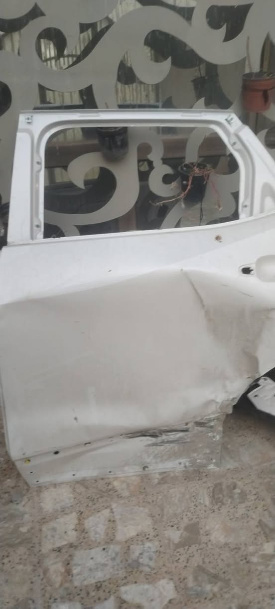 باب بلايزر لون صدفي RS 24حادث امريكا كامل  للبيع لليفيده ***********
