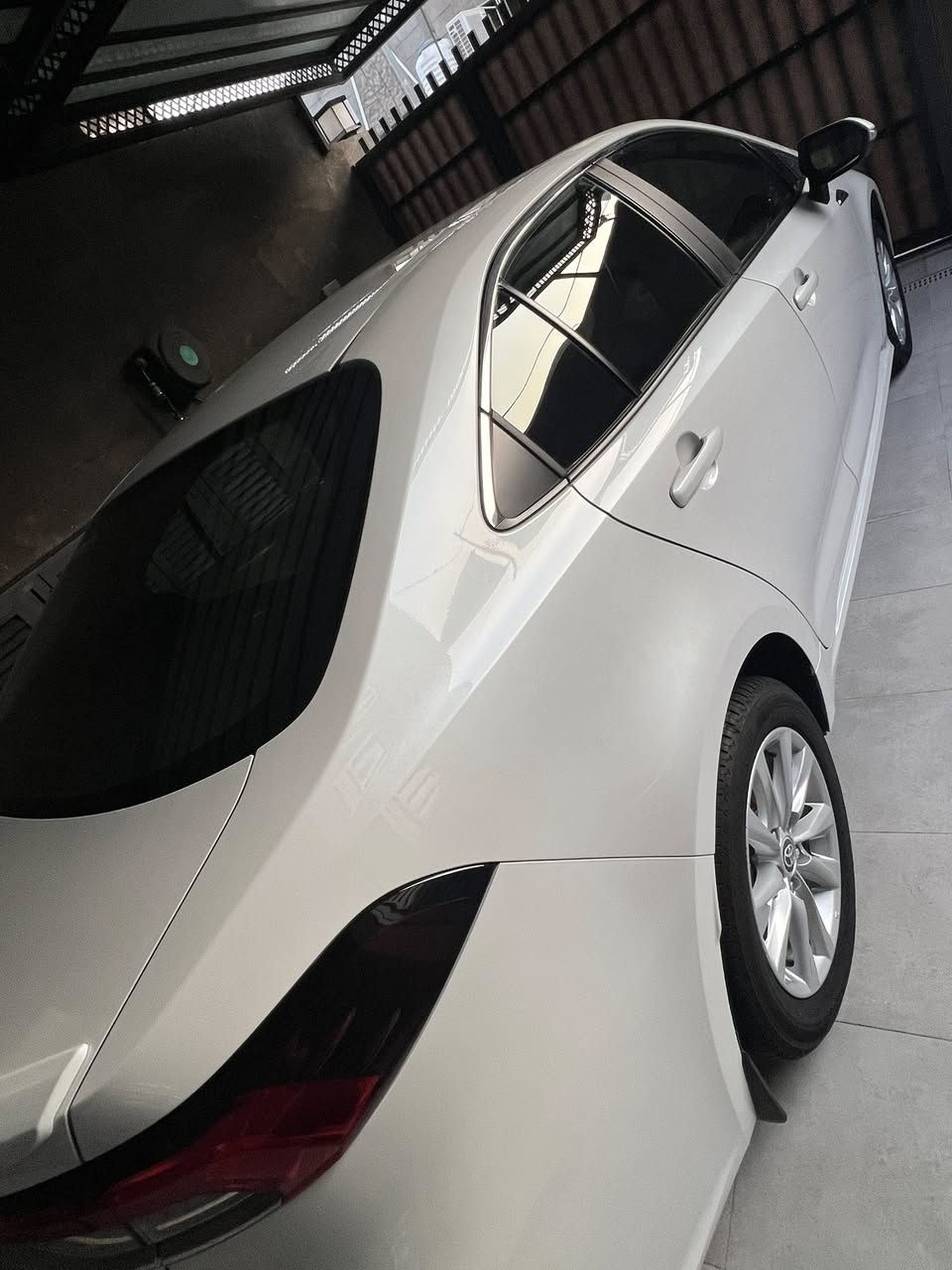 السلام عليكم ورحمة الله كورلا للبيع موديل 2024 شركة ساز السياره ماشيه 25 الف بعده بضمان للستفسار الاتصال على الرقم *********** كربلاء
