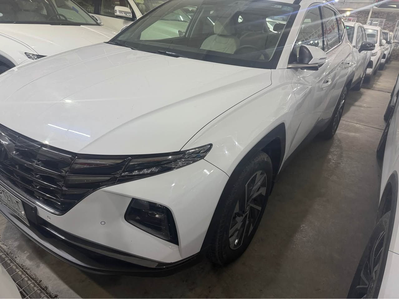 توسان 24 مكفوله كفاله عامه رقم بغداد 
السياره فول قماره حديد داخل ابيض ام الضمان ومن الزيرو لحد هسه صيانته بلشركه بيع او مراوس حسب الرغبه ماشيه43 سياره كلش نظيفه السعر 200 مكاني بغداد ***********
وسام بغداد, العراق
