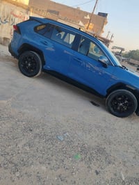 راف فور موديل ٢٠٢٢   محرك 2500 هايبر  بانزين   حادثها صطحي بدون دواخل ...
