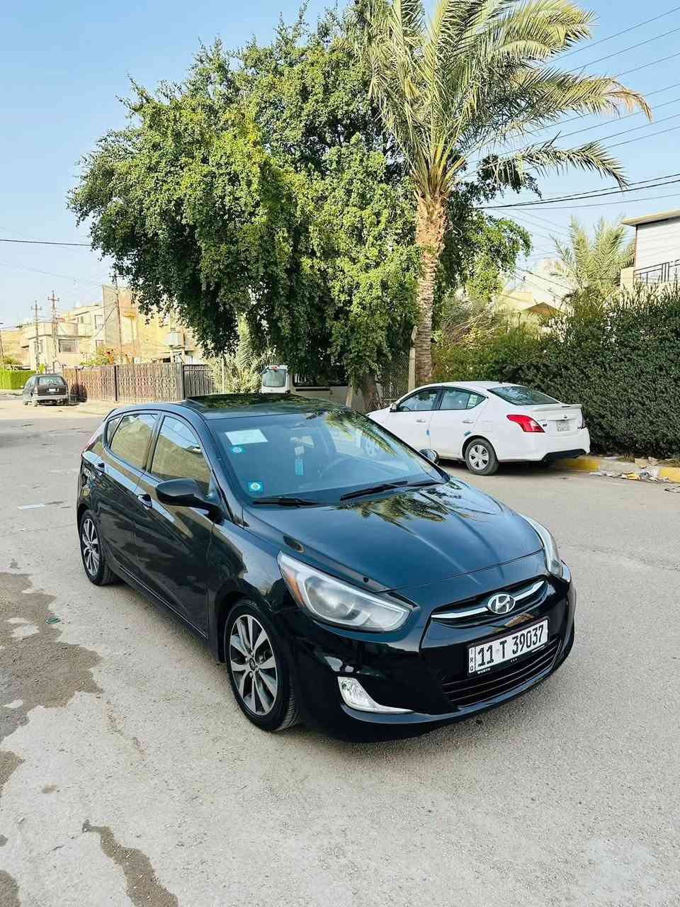 للبيع هونداي أكسنت 2015
رقم بغداد الدولي الجديد 
هزه جديده 
سنويه جديده بأسمي شخصياً 

السياره فوووول مواصفات خاصه

محرك 1600 مكفوول
كير AT مكفوول
صدر زيروو بشرط
سبير منازل بشري 
تخم تاير جديد هستوني شاده
ويل كب بلادي 
سلايد رووف
تدفئه كشنات 
نظام أيكوو تقليل الوقود مانع. انزلاق تراكشن
تحكمات ستيرن جهتين حاكيه أتصال بلوتوث 
مثبت كروس سرعه
دسكات خلفي أمامي
تچوه وسطيه
سبايدر خلفي 
داخل جديد جداً جداً
باتري جديد
ماشيه 65 على وظع الشركه
السياره جداً جديده خاليه من كل نقص
وترايه بعد أحلا منه
وارد امريكي قطعه وحده صبغ فقط 
جميييع الأيرباكات سليمه 
السعر 96 ورقه وبيه مجال بسيط 
مكاني الغزاليه 
***********
