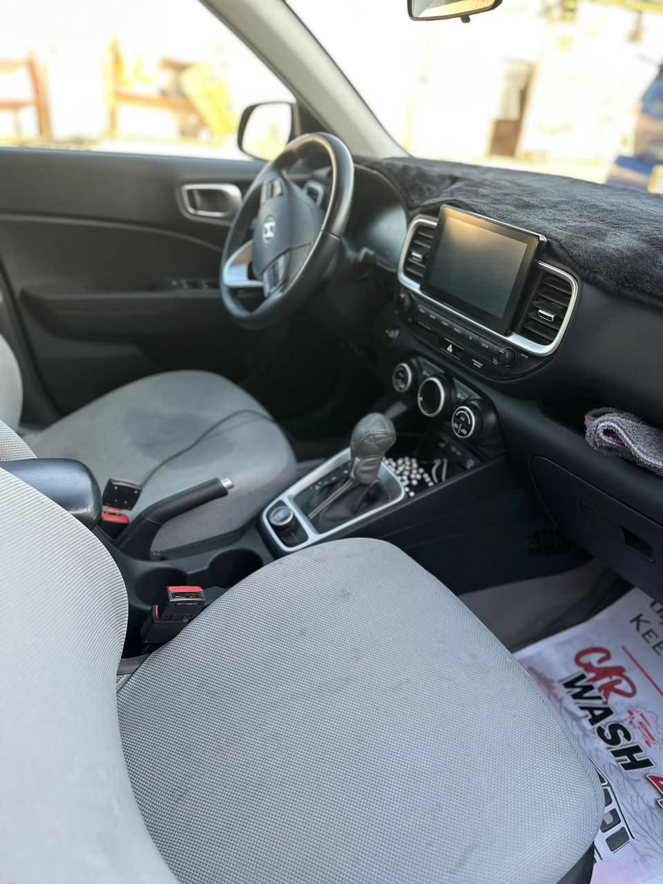 #هونداي_فينو
#موديل_2024

#دخول_جديد

  المواصفات 

1- بصمة 

 2- فتحه سقف (سلايت)

3- حساس خلفي

4- شاشه كبيرة كامرة دوارة 

5- فول  تحكم ستيرن جهتين  

 6- ويل كروم 

7- شاشة كبيرة كاربلي +اندرويد 

8- نظام انذار

9- مانع انزلاق

10- تراكشن منحدرات

11- وضعيات قيادة  

12- رادار تحذير جانبي 

13- رادار خلفي

14- رادار امامي

15- تحديد مسار 

16- مكينة 1600 دبل نوزل 

17- حمالات سقف

مكاني حله

***********
