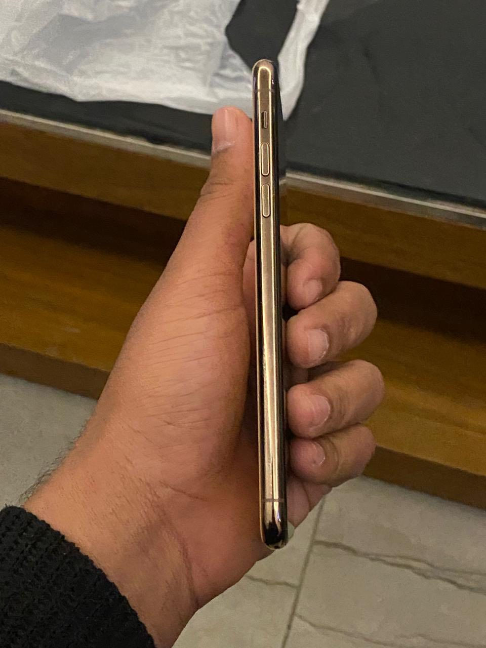 ايفون 11برو ماكس ذاكرة ٢٥٦ بطارية مبدلة 86جهاز حلو ونضيف فيس ايدي متوقف سعرة 300مكان بغداد البلديات رقم الهاتف ***********
