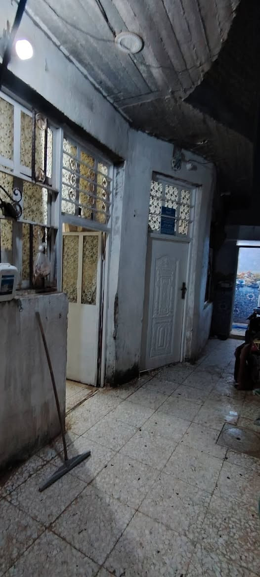 بيت للبيع مساحه 100 مربعه
يحتوي على البيت على استقبال مطبخ صاله غرفه نوم الطابق صحيات خارجيه صحيات داخليه الطابق الاول هذا
الطابق الثاني يحتوي على ثلاث غرفه نوم وصحيات الاستفسار الاتصال على الرقم الاتي الواتساب مفعل بي ***********
