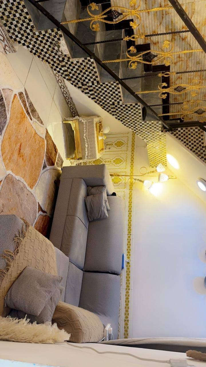 بيت للبيع 100م حي الجهاد الضباط قرب محمد رسول الله 3غرف نوم وصالتين فوك وجوة صغيرات واستقبال وصحيات وطرمة جبيرة


**إذا كنت صاحب هذا الإعلان وتريد حذفه لأي سبب، رجاءا أرسل رسالة إلى الدعم الفني**