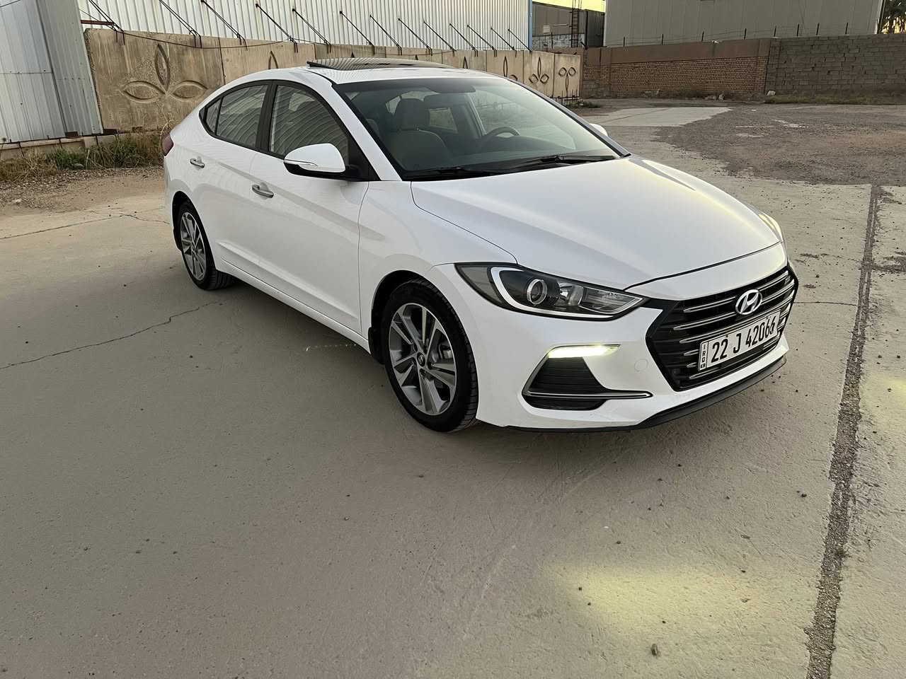 السلام عليكم ورحمه الله وبركاتو
للبيع فقط بدون مراوس 
النترا موديل 2018 خليجي 
سوبر 
كفاله من الصبغ والبارد 
هزة وفحص كله جديد بسمي
مواصفات سوبر معروفه 
حساس امامي وخلفي
شاشه
سلايت
خمسه ويل كب
قطعتين تبريد 
كير مكينه كفاله 
حداديه جديدة 
بدون اي نقص
بغداد العامرية
السعر 150 مجال بصيط
سيارة جاهزة وجديدة 
الهاتف ***********
