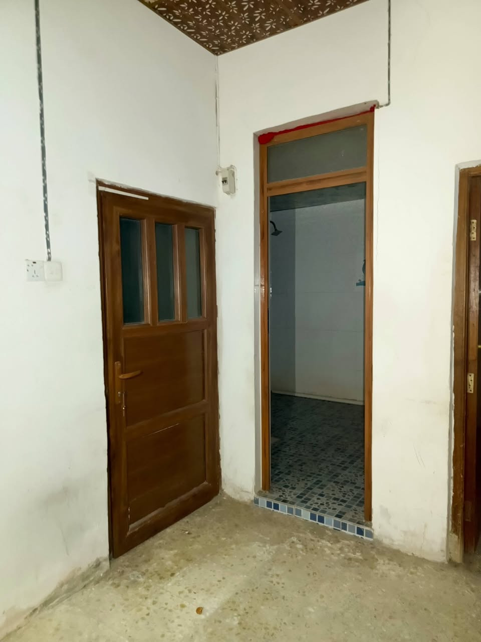 ياالله 

يوجد لدينا بيت للايجار حي ميسان خلف شارع الكيات قرب شارع العسكري مساحه 110متر مربع يحتوي على غرفه وصاله واستقبال ومطبخ وصحيات سعر الايجار 300الف مقدمه شهرين واصل ماء وكهرباء 

للاستفسار والمعلومات الاتصال بنا ع الارقام التاليه 

***********

***********

***********

او مراجعه مكتب ألروان للوساطه العقاريه والمقاولات العامه 

عنوان المكتب حي ميسان ع الشريط قرب صيدليه الشراع مقابل الاستداره مباشر 

عندك بيت عرصه للبيع راسلنه وات ساب وتدلل
