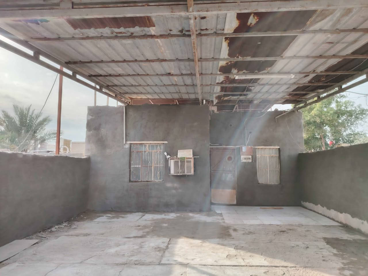 السلام وعليكم.
بيت للبيع. بلديه ماشين بمعاملت التمليك
بقريه جيكور بكوت بازل  ابو الخصيب  مساحته 150 متر +غرفتين +مطبخ +صحيات كراج جبير + سعره مناسب  
*********** Singapore
